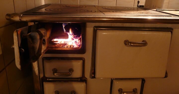 Poêle pour cuisiner et chauffer