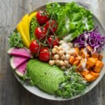 Comment la nutrition influence-t-elle votre éclat naturel ?