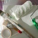 Peindre un plafond sans repeindre les murs : la jonction propre