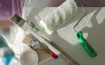 Peindre un plafond sans repeindre les murs : la jonction propre